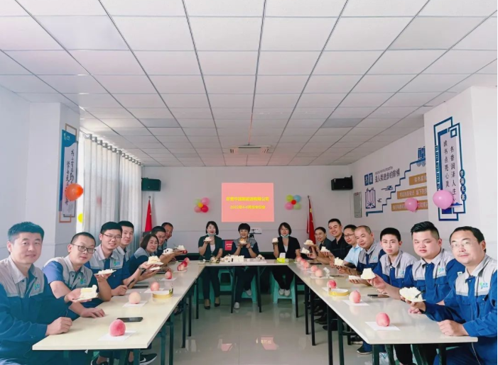 東營華源新能源有限公司第二季度生日會(huì)圓滿